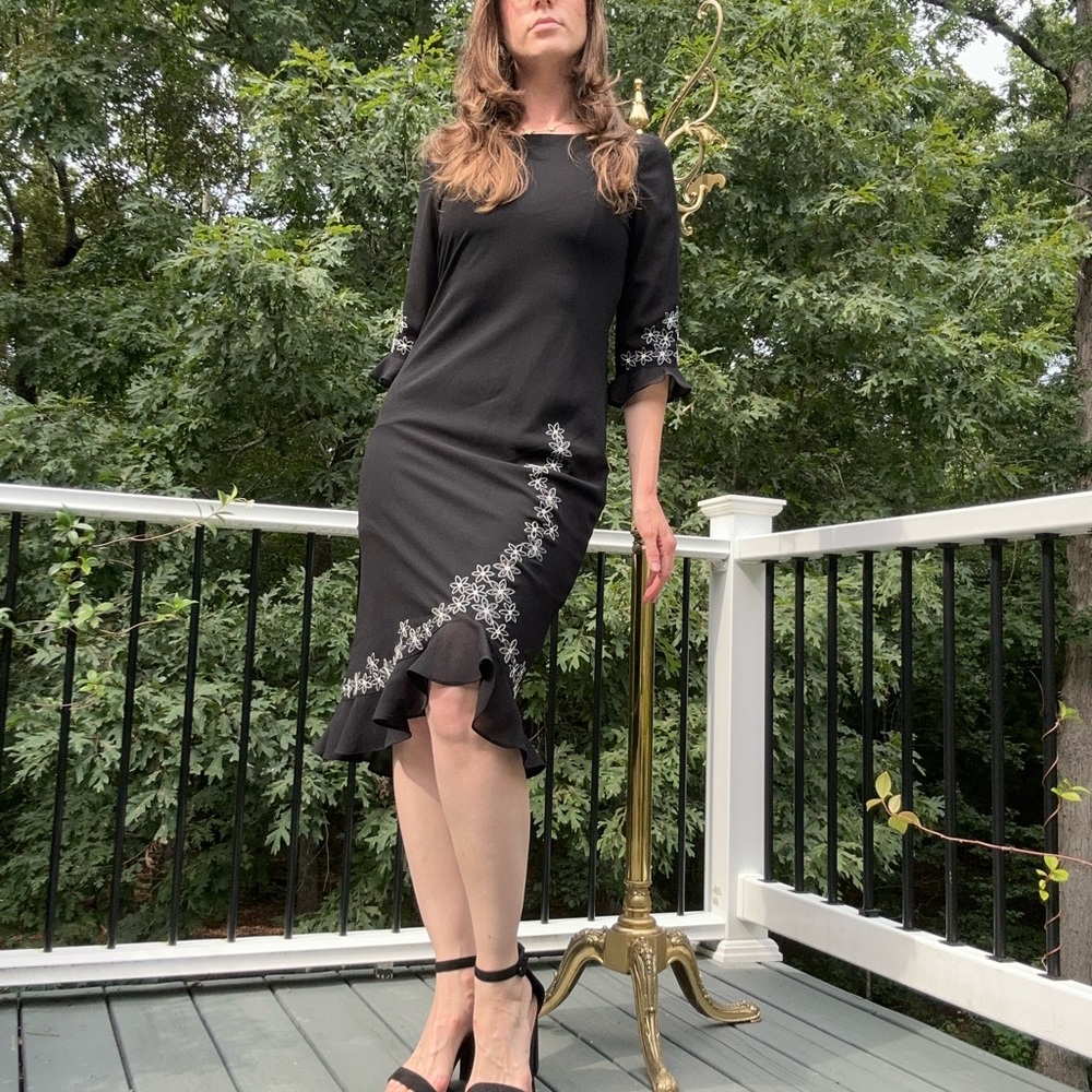 Vintage 1990’s White Flower Embroidered Ruffle Hem Black Dress 3/4 Sleeve